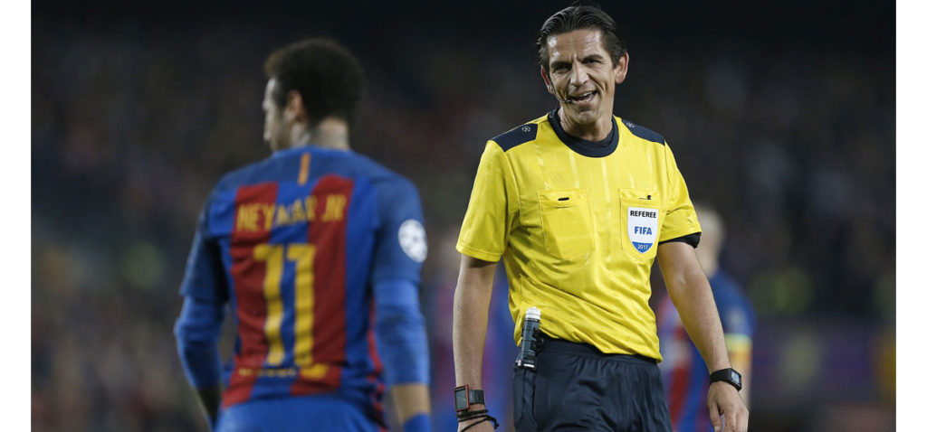 arbitre barcelone psg